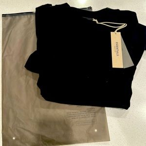 Men’s Fear or God Essential Black Short Sleeve Tshirt NWT and bag xl